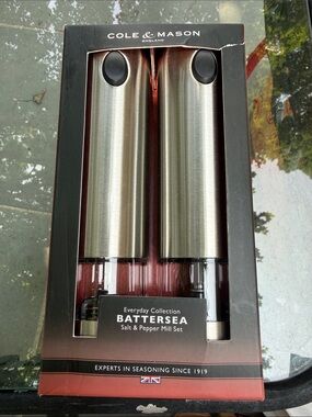 Cole & Mason Battersea Stainless Steel Salt & Pepper Mill Set - Silver